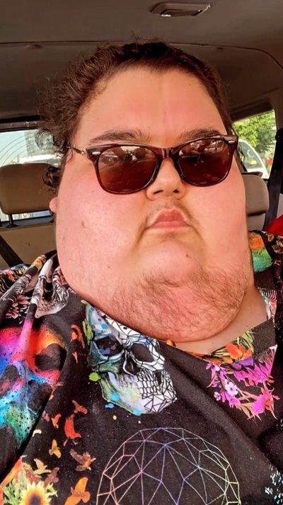 ดาว TikTok สายกินจุ ดับสลดวัย 24 พบอ้วนจนกระทบสุขภาพ ดาว TikTok สายกินจุ ดับสลดวัย 24 พบอ้วนจนกระทบสุขภาพ
