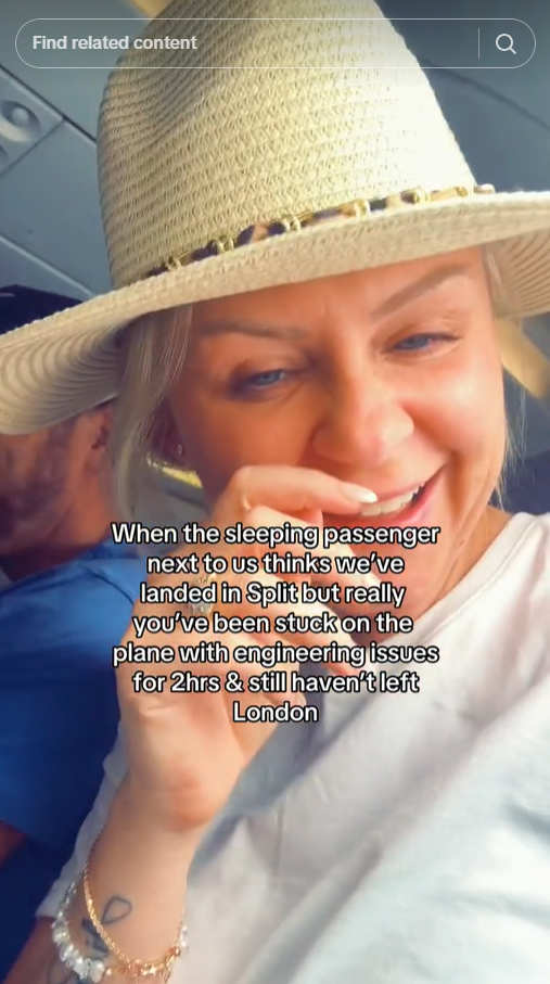 หลับบนเครื่องบิน