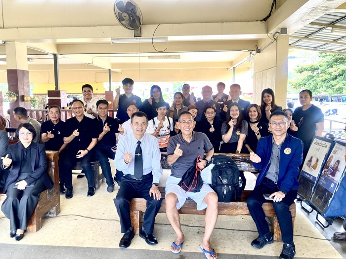 ผู้ว่าติดดิน นั่งรถไฟรับตำแหน่งรองปลัด  