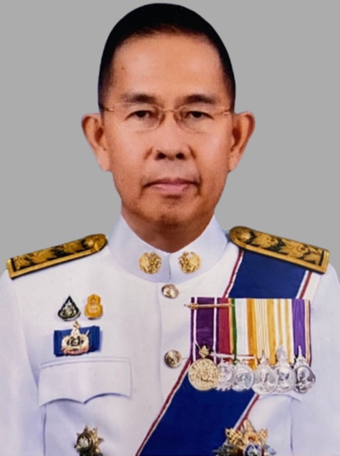 ผู้ว่าติดดิน นั่งรถไฟรับตำแหน่งรองปลัด  