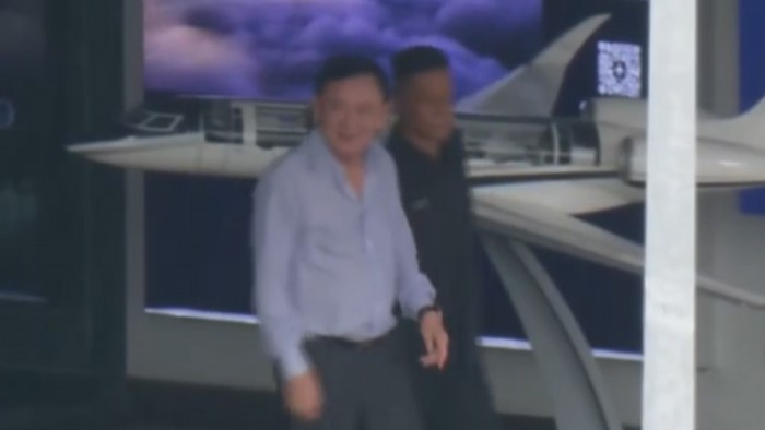 ทักษิณ ชินวัตร กลับไทย 