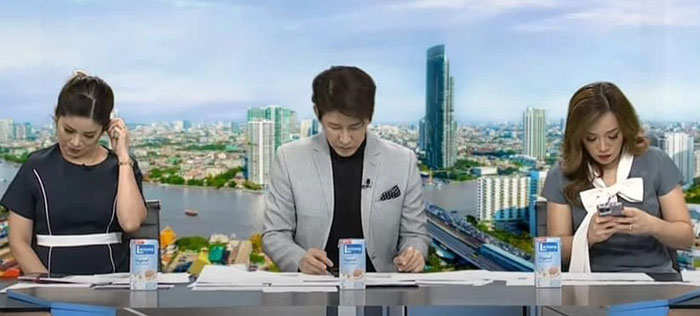 ไทยรัฐสวมชุดดำ