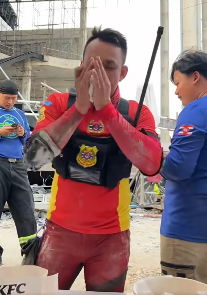 บูม หมูทะ เปิดร้านเลี้ยงหมูกระทะกู้ภัย 