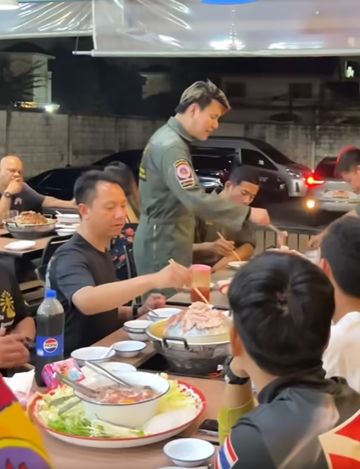 บูม หมูทะ เปิดร้านเลี้ยงหมูกระทะกู้ภัย 