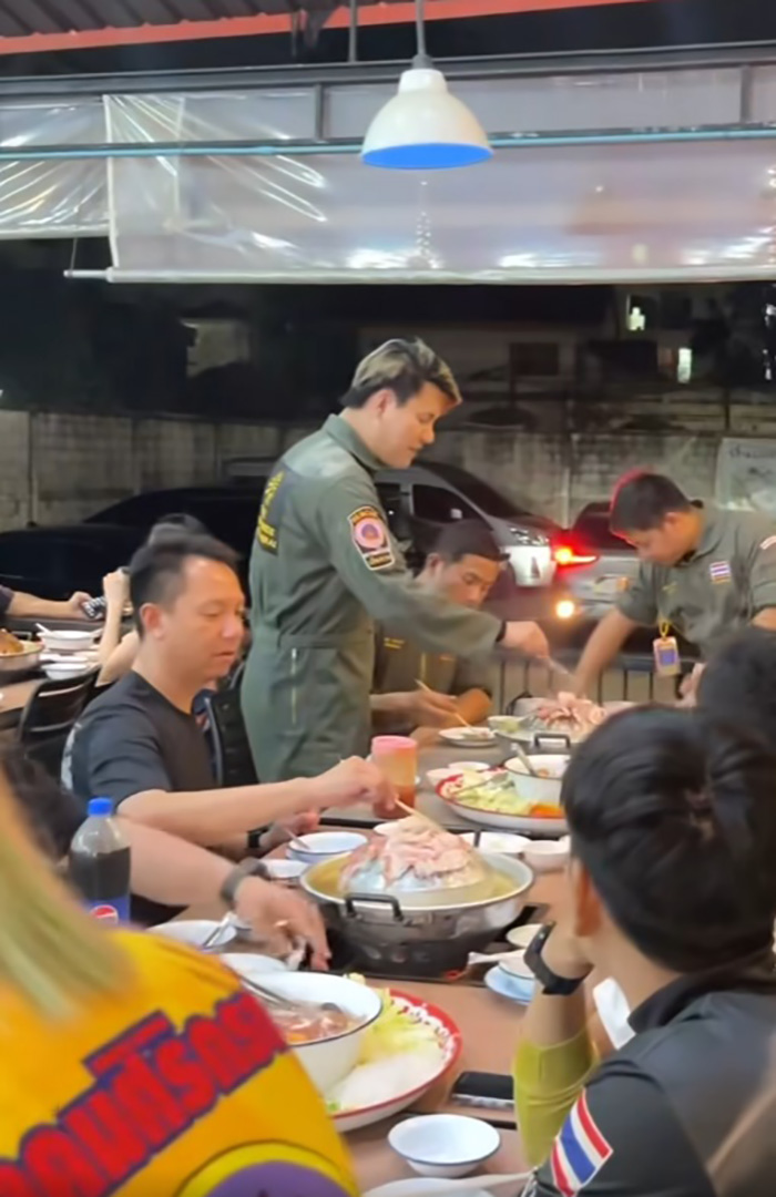 บูม หมูทะ เปิดร้านเลี้ยงหมูกระทะกู้ภัย 